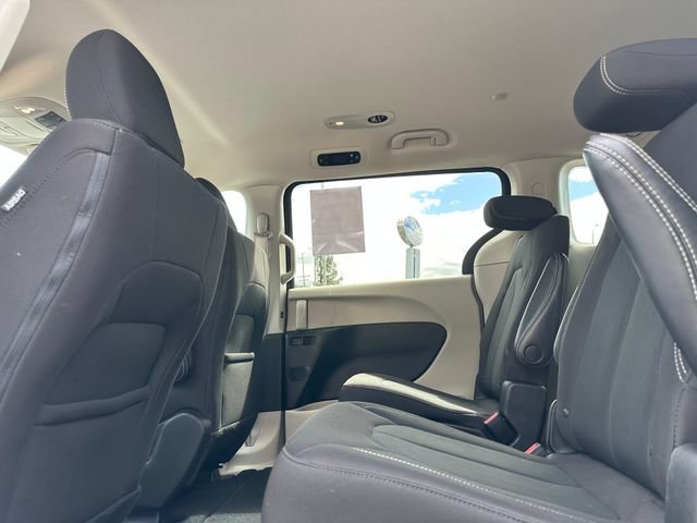 Used 2022 Chrysler Voyager LX FWD image 12