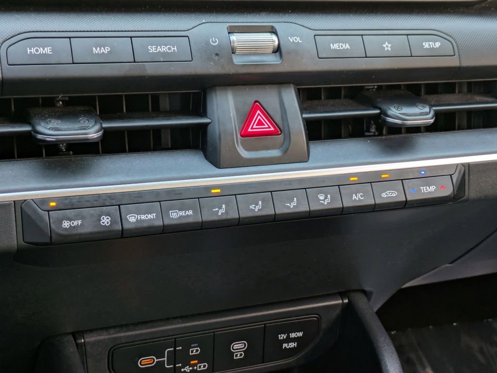 Used 2025 Kia K4 LXS image 16