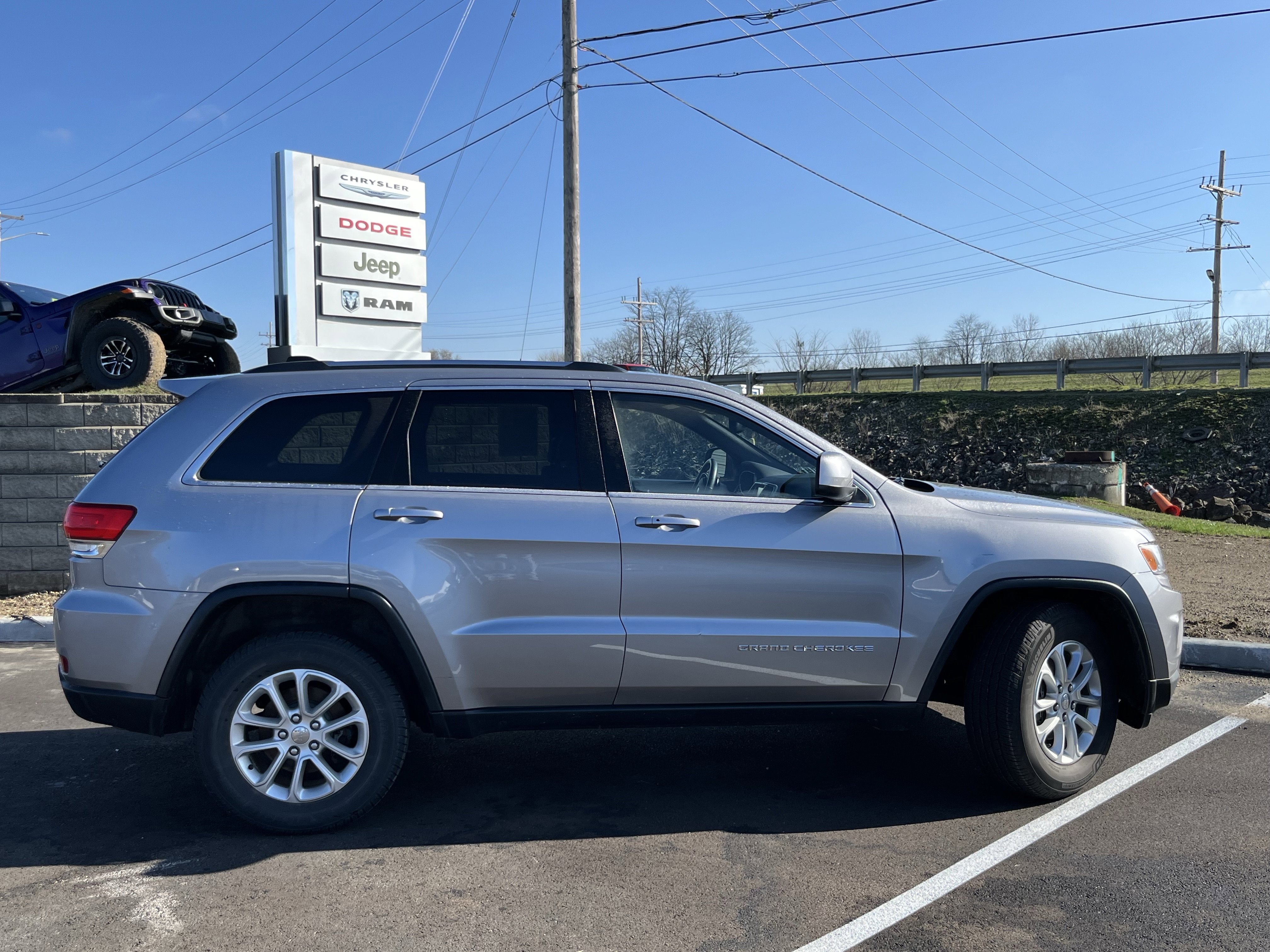 Used 2015 Jeep Grand Cherokee Laredo w/ Quick Order Package 23E image 9