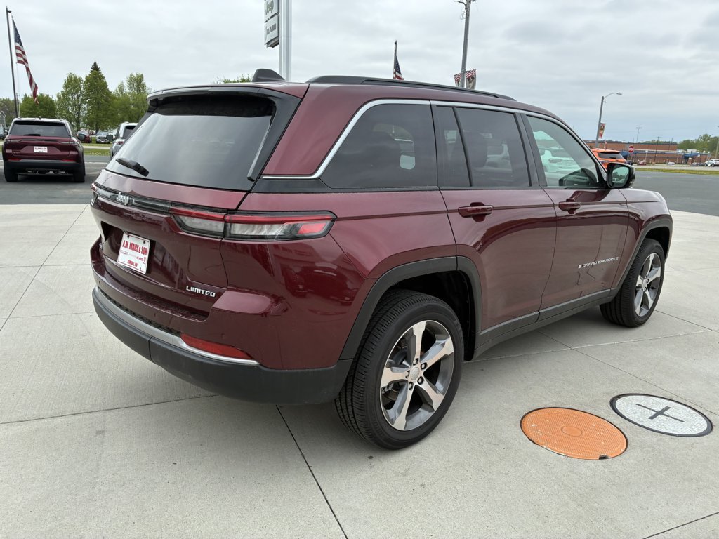 New 2026 Jeep Grand Cherokee Limited w/ Trailer Tow Package AWD/4WD image 8