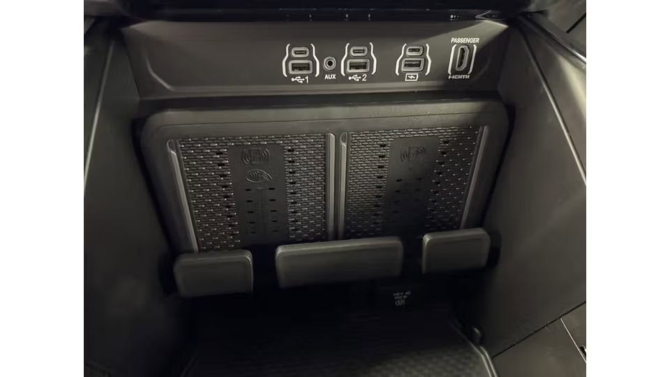 Used 2026 RAM 1500 Laramie w/ Night Edition image 13