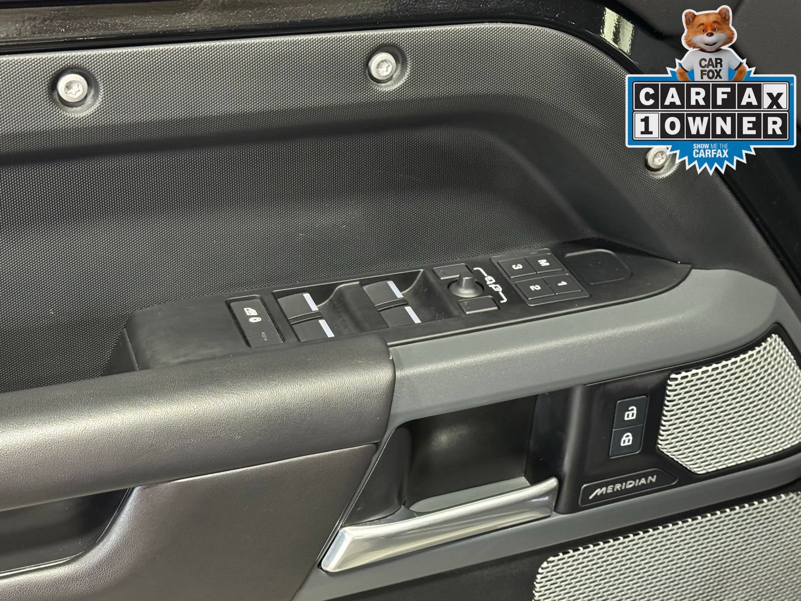 Used 2023 Land Rover Defender 130 X-Dynamic SE AWD/4WD image 15