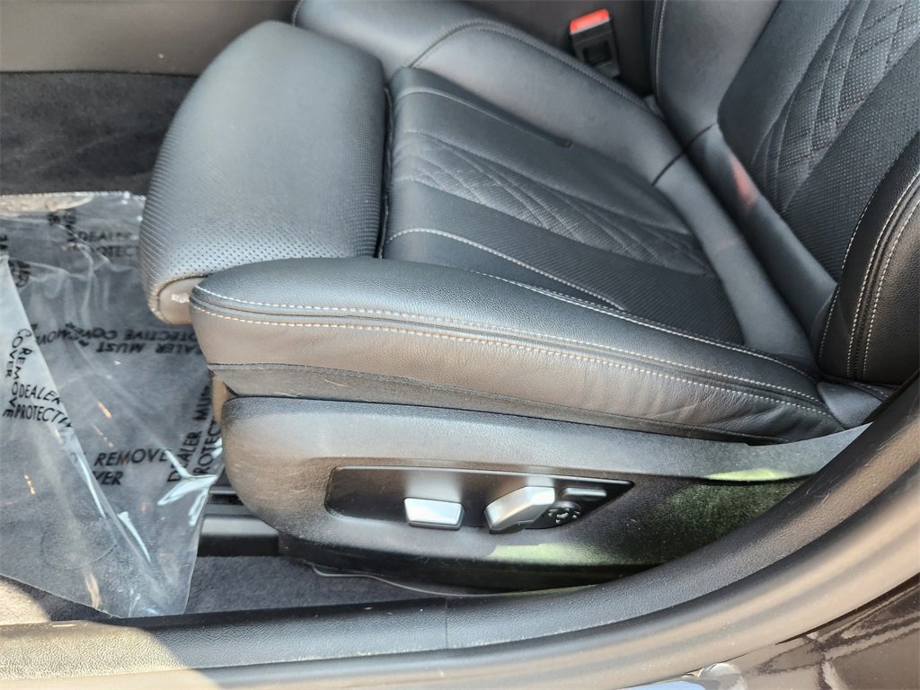 Used 2022 BMW 540i xDrive w/ Premium Package image 27