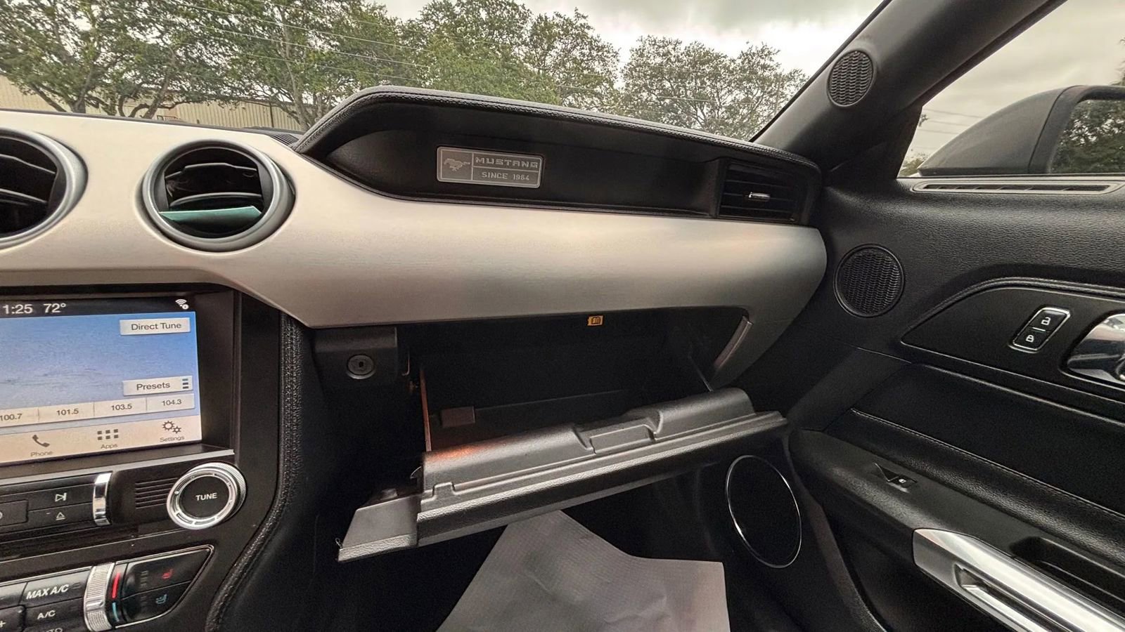 Used 2017 Ford Mustang Premium RWD image 15