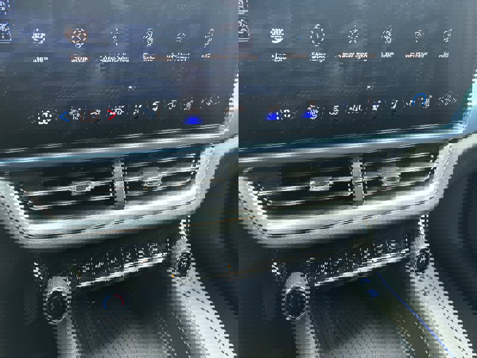 Used 2024 Chevrolet Equinox EV LT image 21