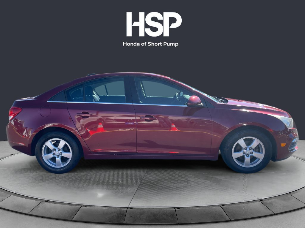 Used 2015 Chevrolet Cruze LT w/ Technology Package FWD image 6