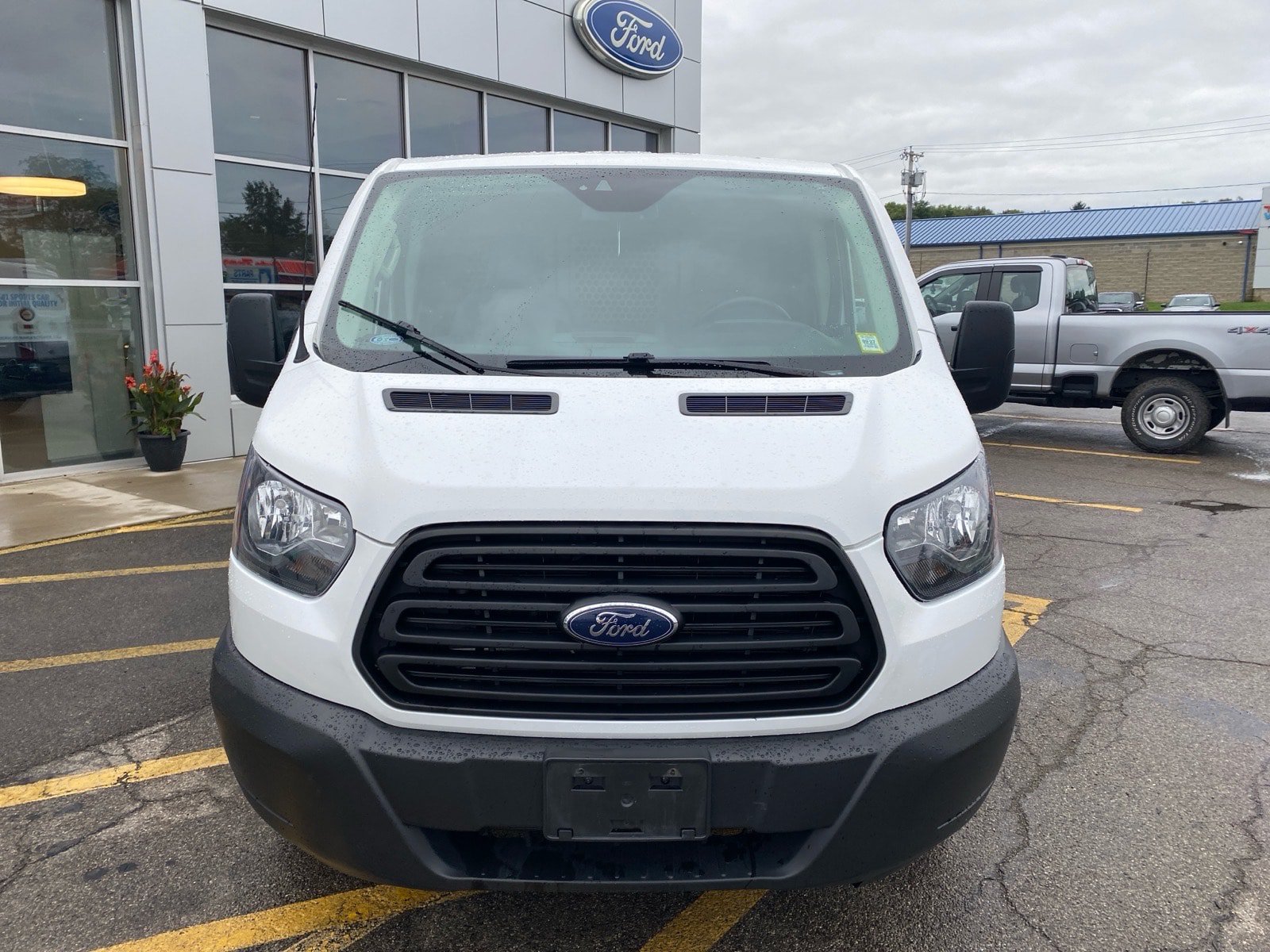 Used 2019 Ford Transit 150 130 Low Roof RWD image 9