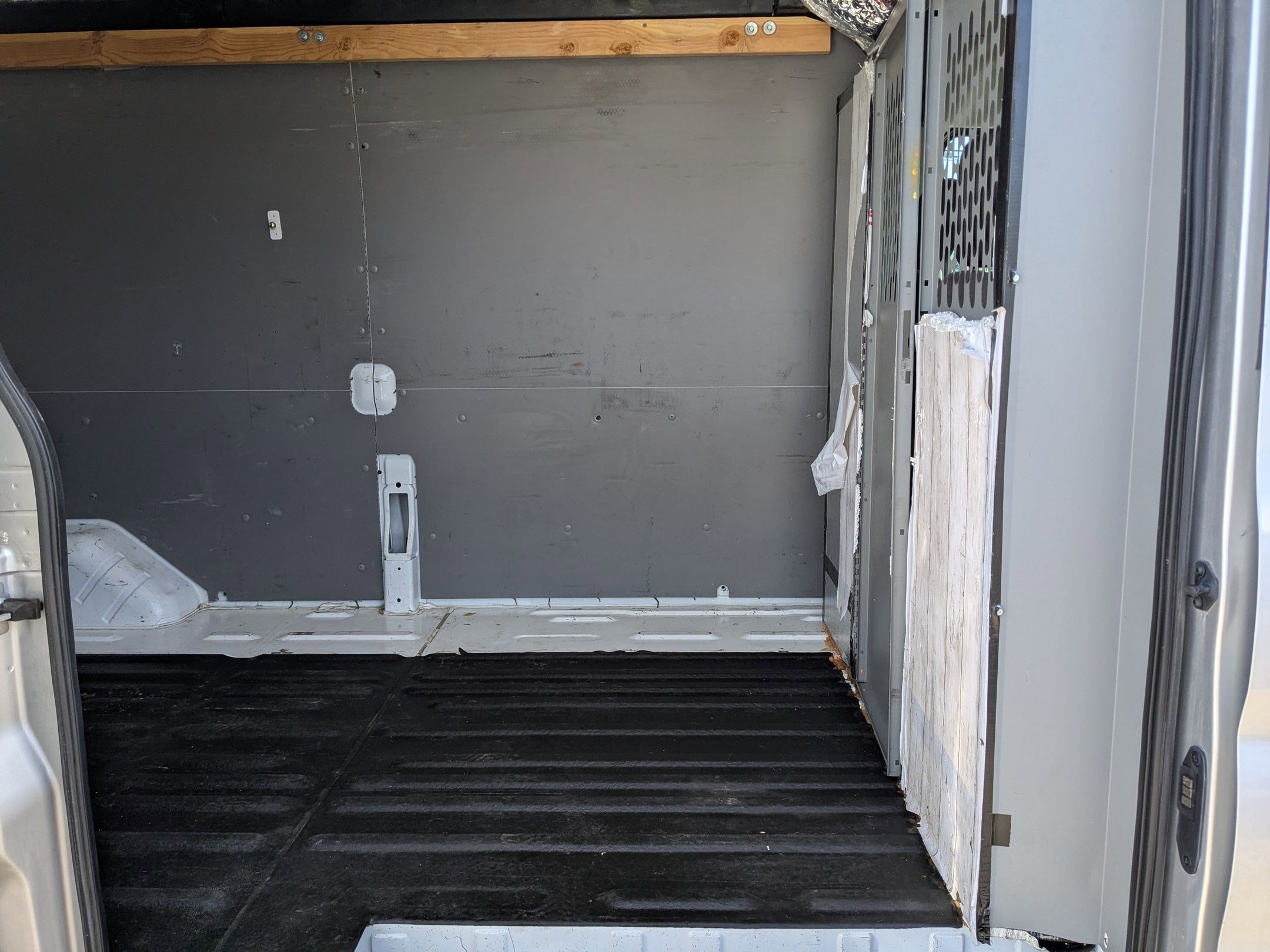 Used 2018 Ford Transit 150 148 Medium Roof image 29