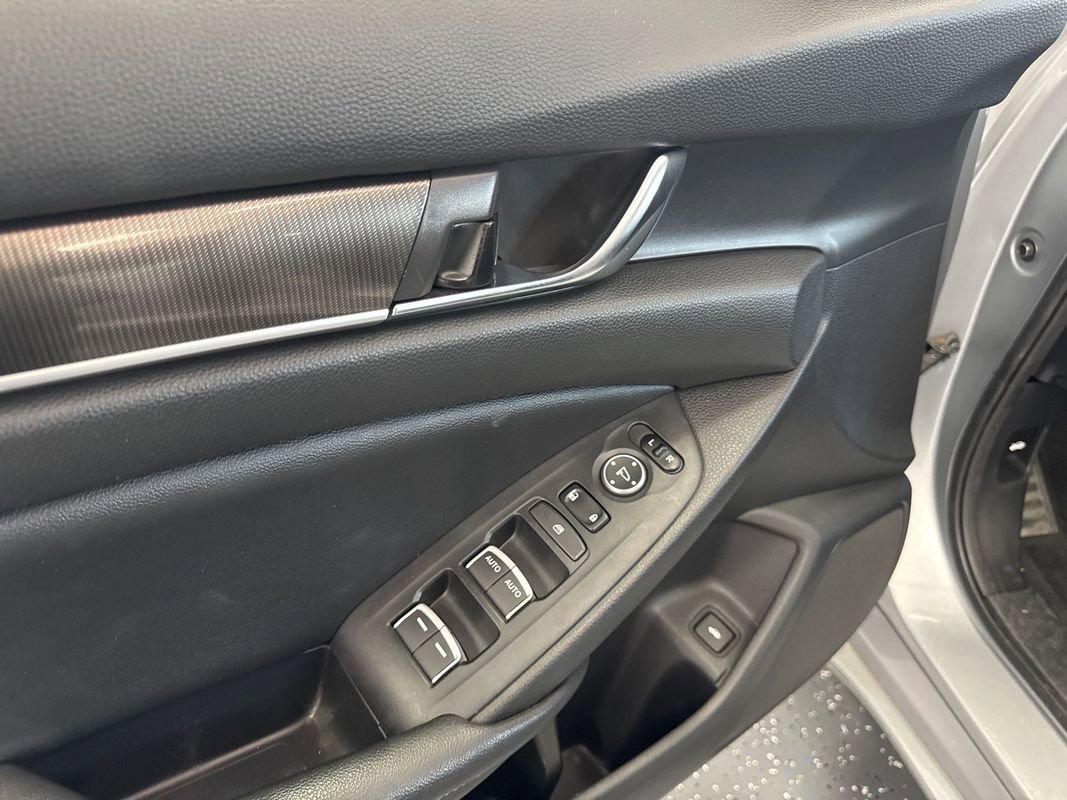 Used 2019 Honda Accord Sport image 10