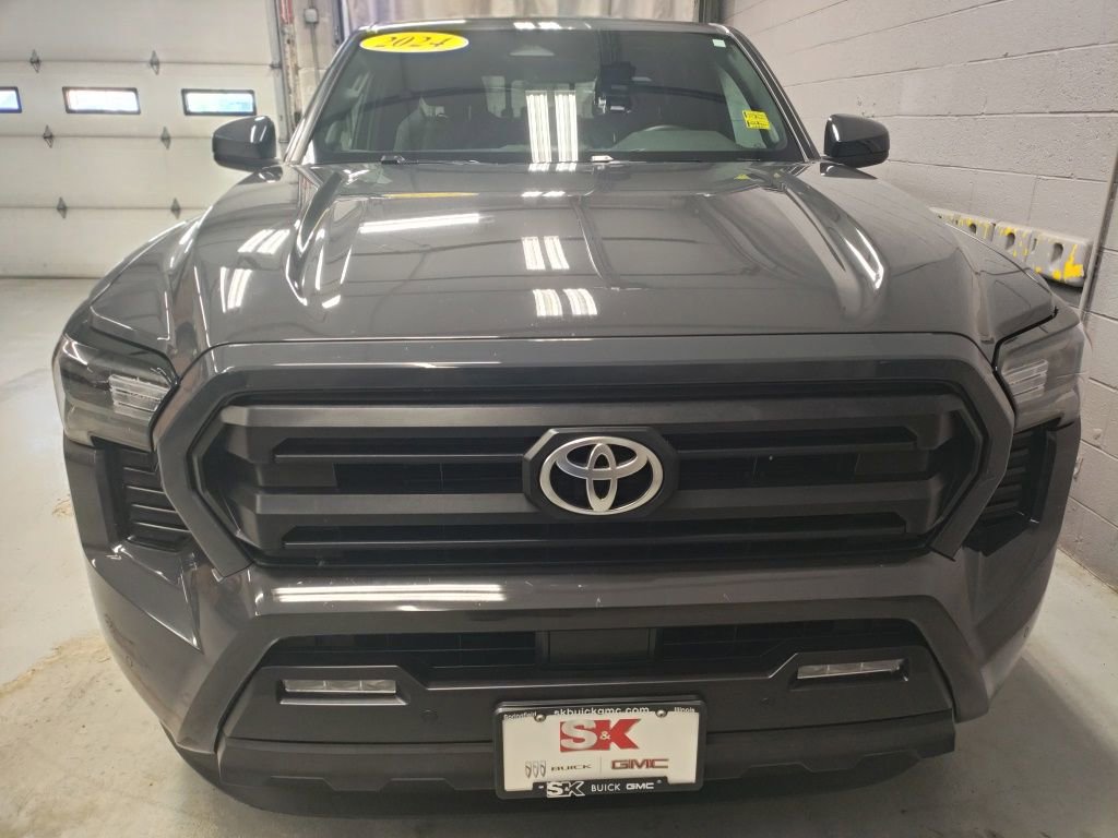 Used 2024 Toyota Tacoma SR5 AWD/4WD image 6