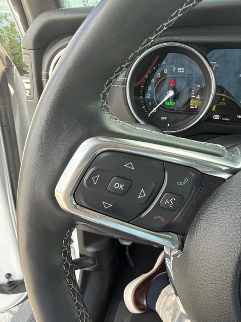 Used 2023 Jeep Wrangler Unlimited Sahara w/ Cold Weather Group AWD/4WD image 16