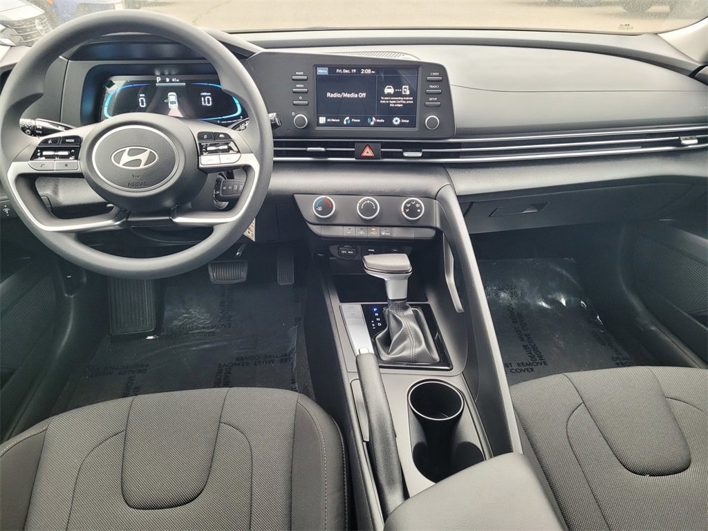 New 2025 Hyundai Elantra SE w/ Cargo Package image 7