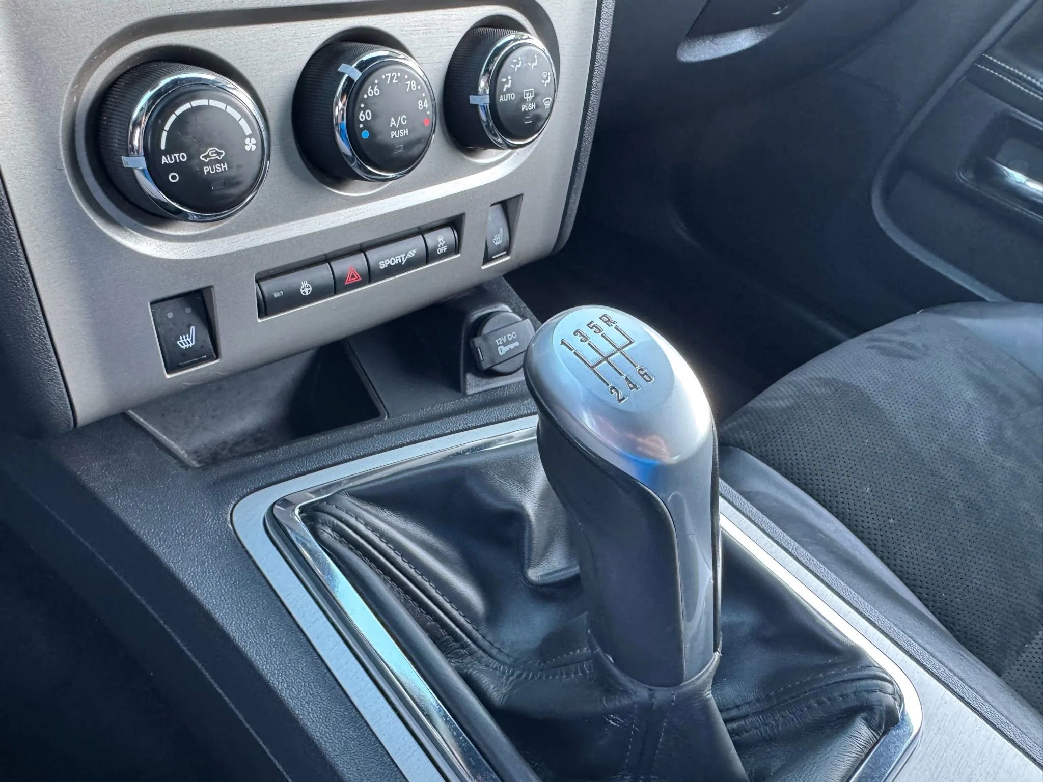 Used 2014 Dodge Challenger SRT8 w/ Harman/Kardon Audio Group image 41