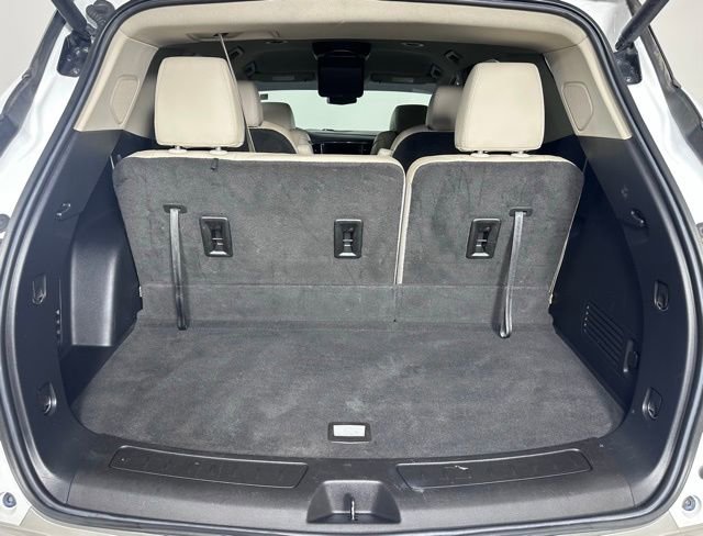 Used 2020 Buick Enclave Essence w/ Sound and Sites Package image 27