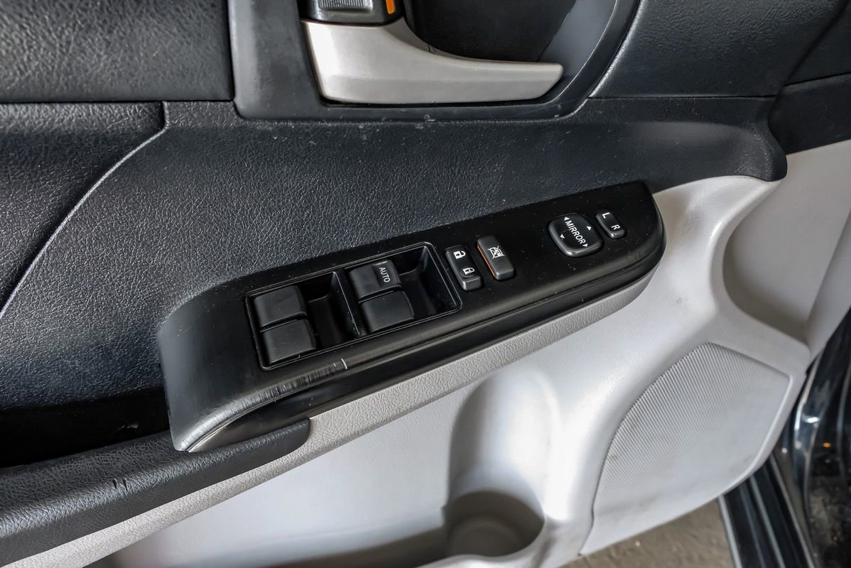 Used 2012 Toyota Camry LE FWD image 41