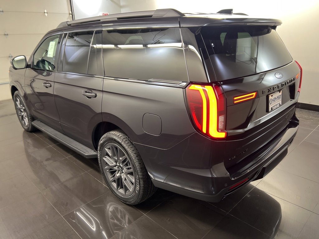 New 2026 Ford Expedition Platinum image 4