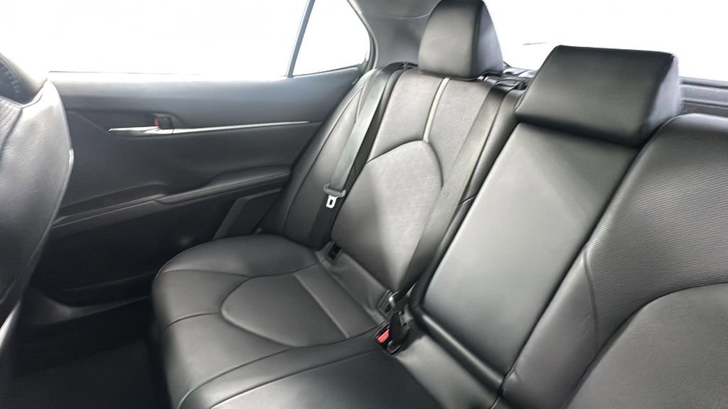 Used 2021 Toyota Camry XSE image 14