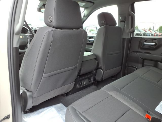 New 2026 Chevrolet Silverado 1500 Custom w/ Turbomax Blackout Package AWD/4WD image 8