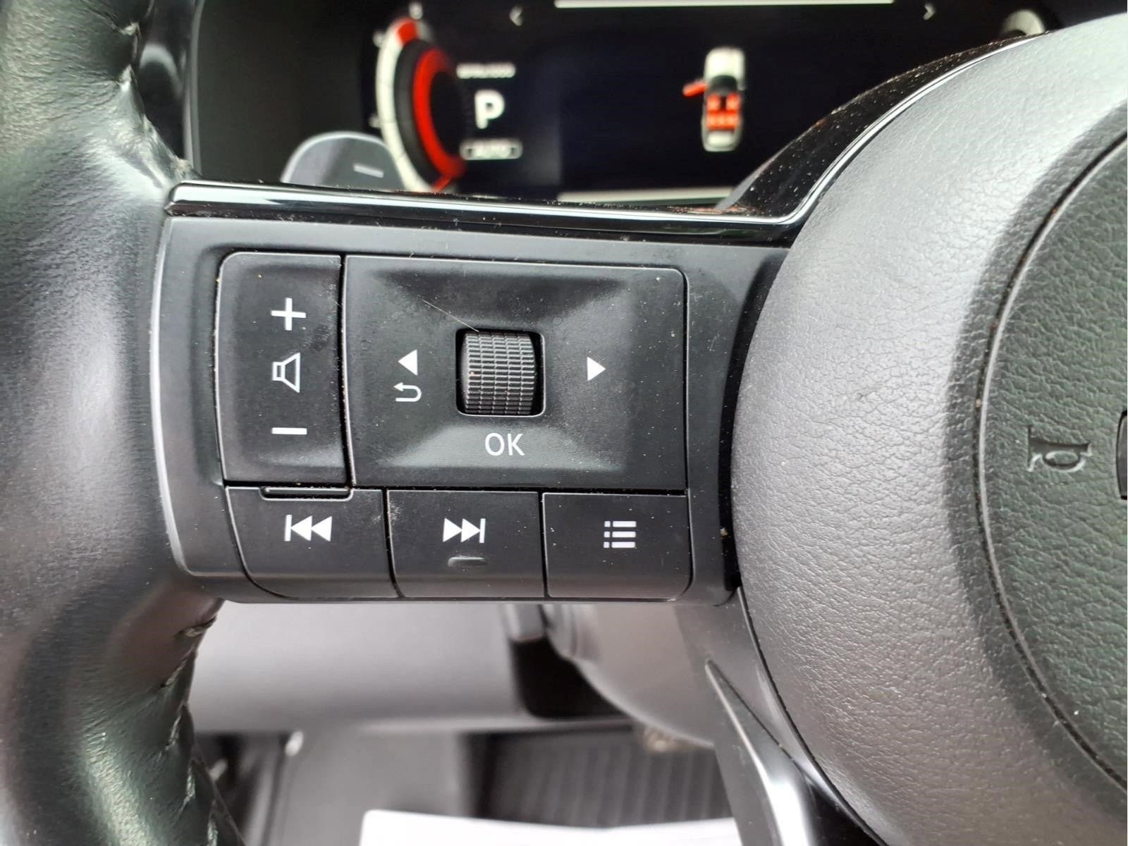 Used 2023 Nissan Pathfinder Platinum AWD/4WD image 21