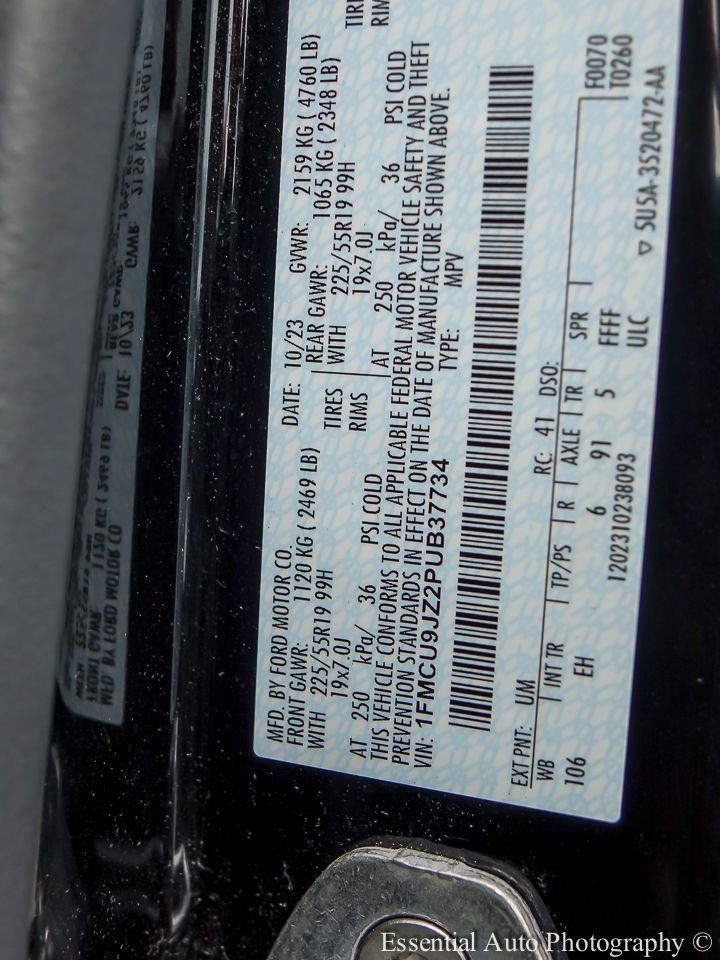 Used 2023 Ford Escape Platinum AWD/4WD image 28