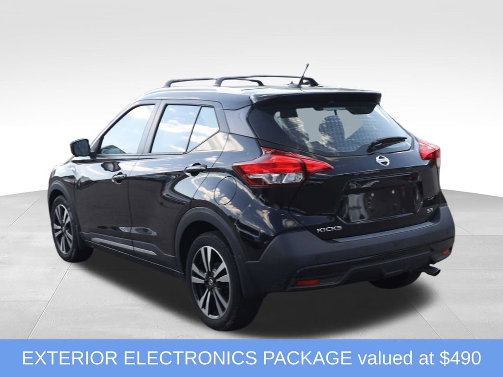 Used 2018 Nissan Kicks SR w/ Interior Electronics Package FWD image 7