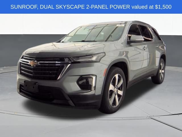 Used 2023 Chevrolet Traverse LT w/ LT Premium Package AWD/4WD image 3