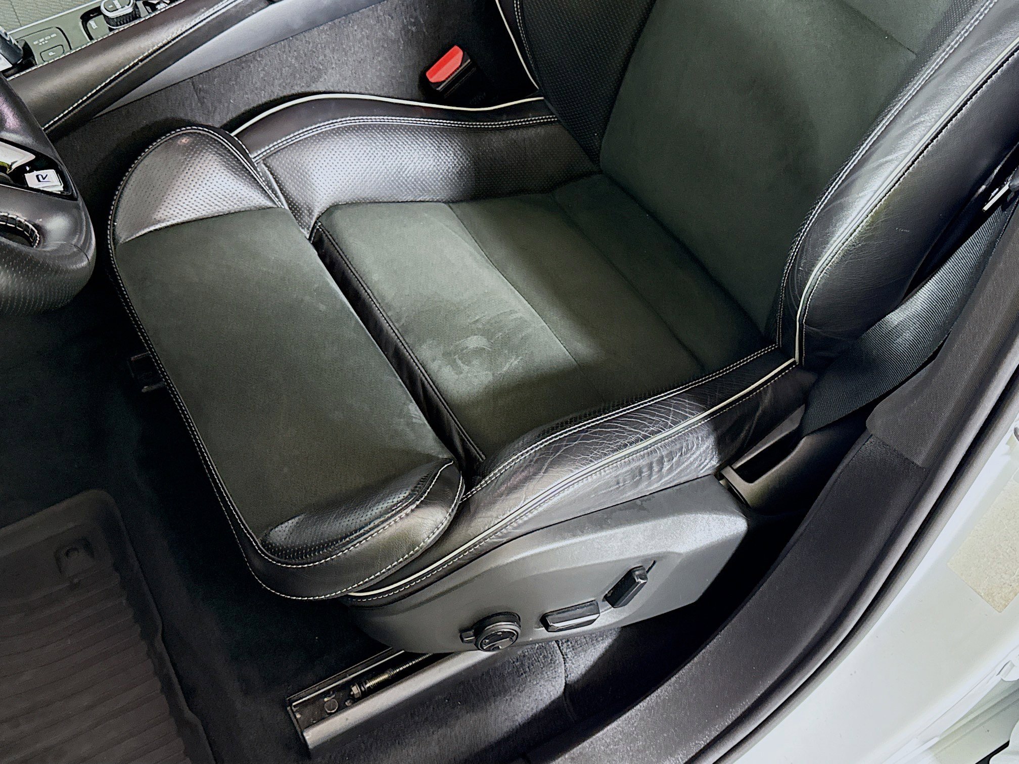 Used 2017 Volvo XC90 T8 R-Design w/ Vision Package image 21