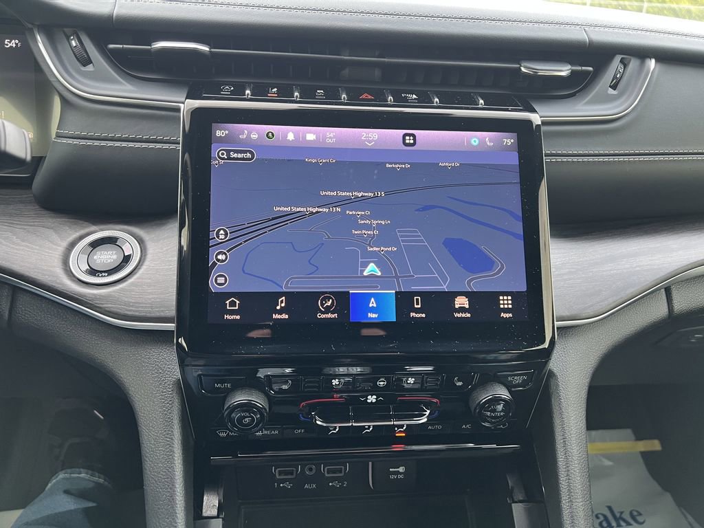 Certified 2023 Jeep Grand Cherokee L Overland w/ Luxury Tech Group IV AWD/4WD image 11