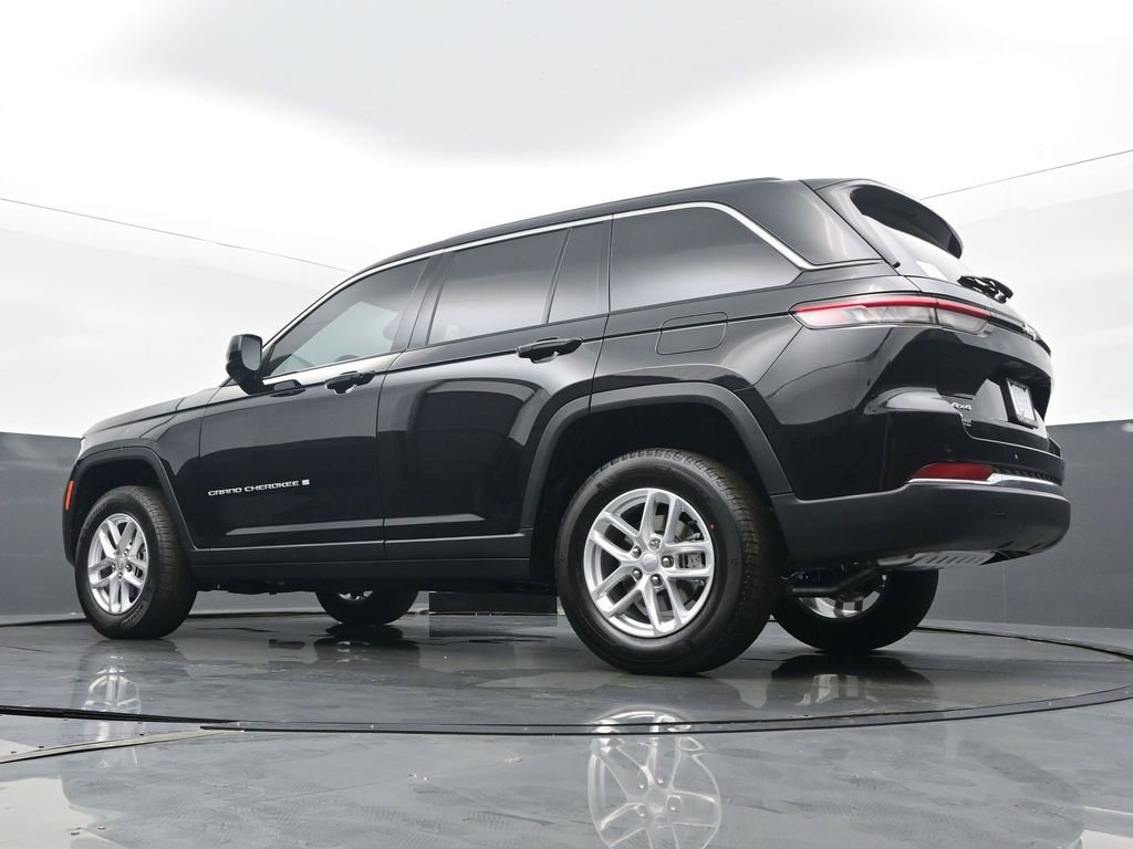 New 2025 Jeep Grand Cherokee Laredo X w/ Luxury Tech Group I image 19