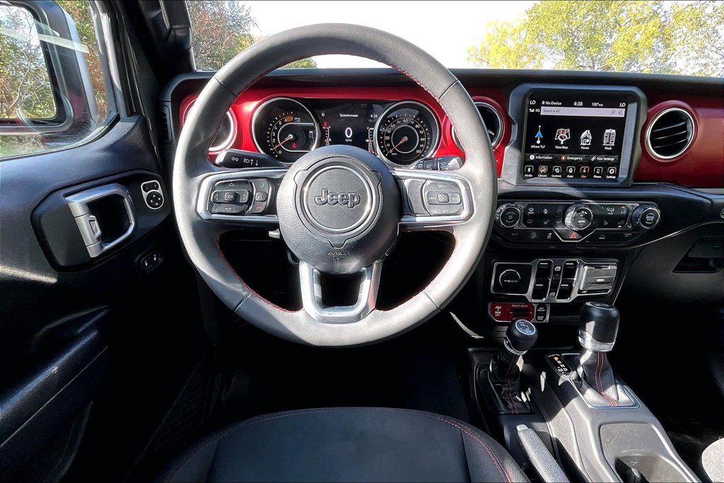 Used 2023 Jeep Wrangler Unlimited Rubicon w/ Cold Weather Group AWD/4WD image 7