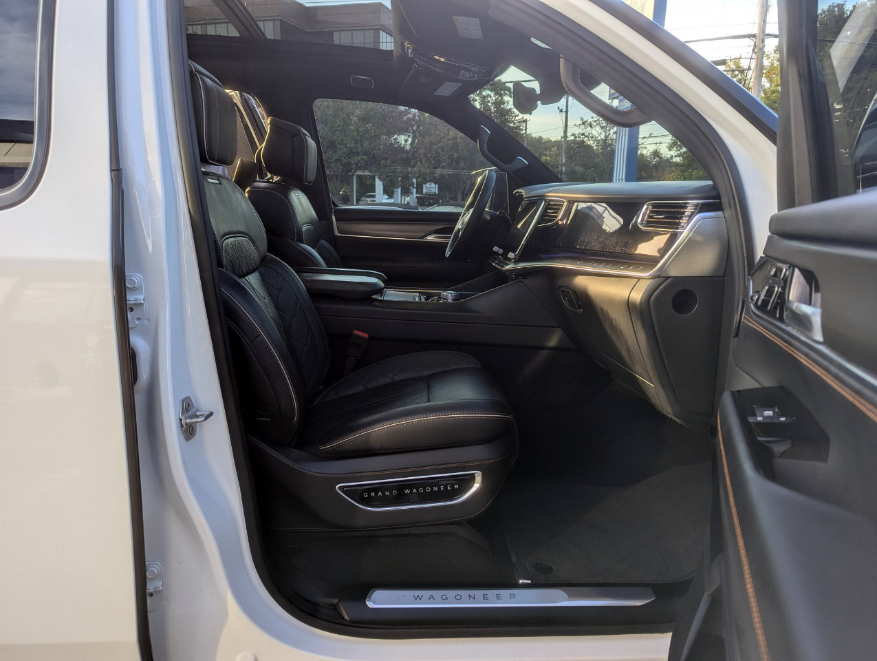 Used 2024 Jeep Grand Wagoneer Series III w/ Rear Seat Video Group 1 image 29