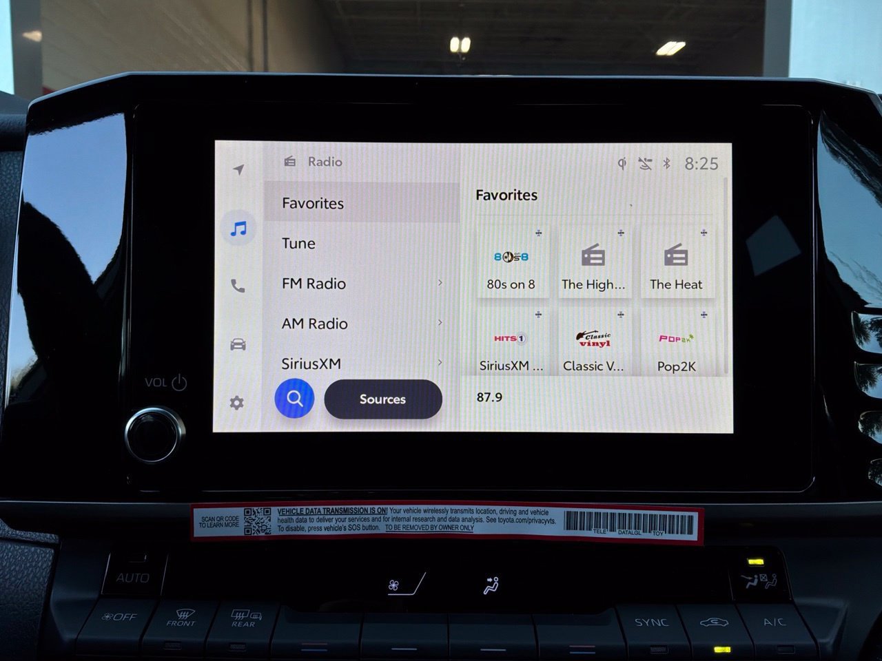 New 2026 Toyota Camry Hybrid FWD image 30