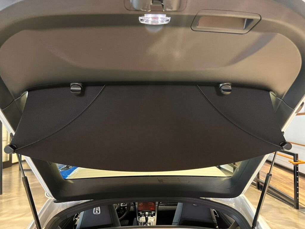 Used 2025 Porsche 718 Cayman w/ Sport Chrono Package image 25