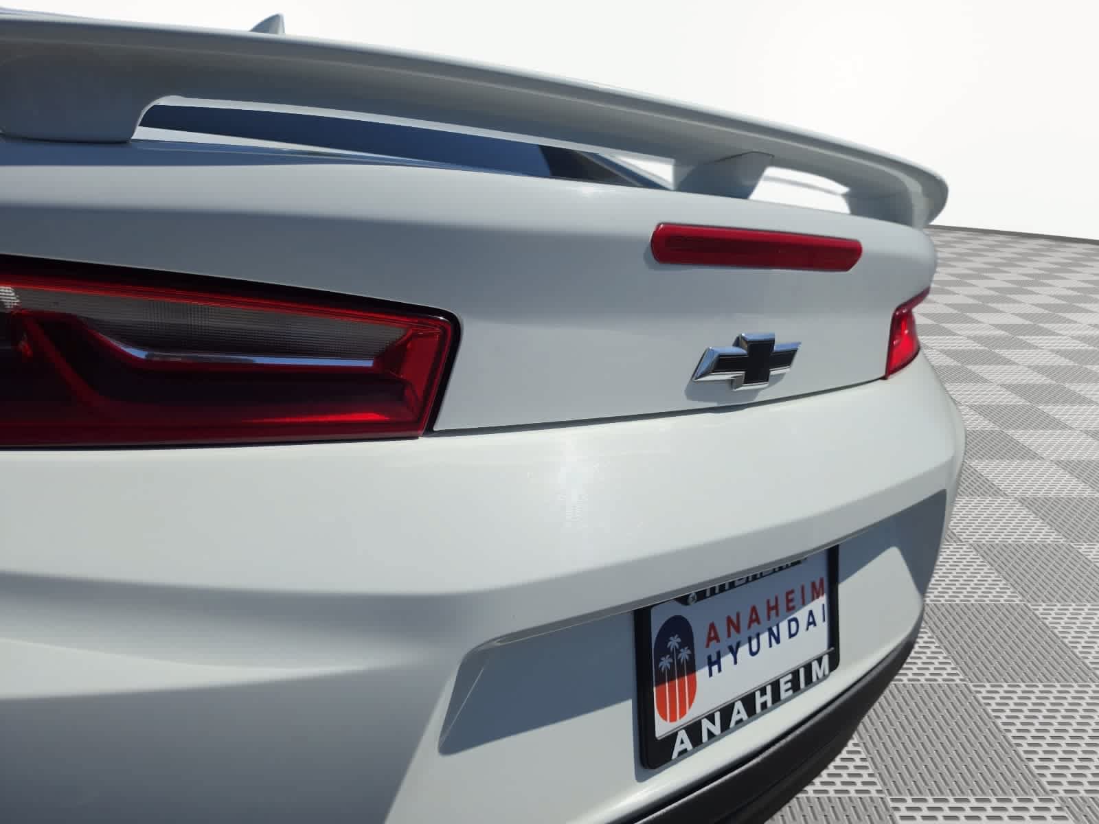 Used 2018 Chevrolet Camaro SS RWD image 13
