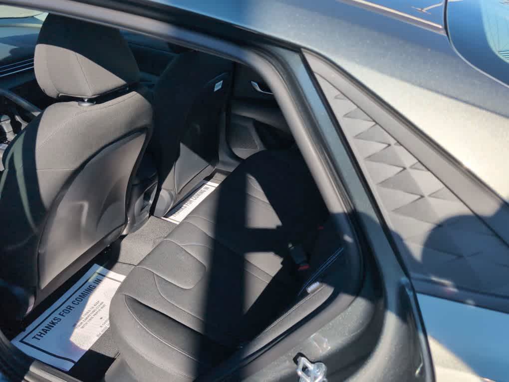 New 2026 Hyundai Elantra Hybrid FWD image 19