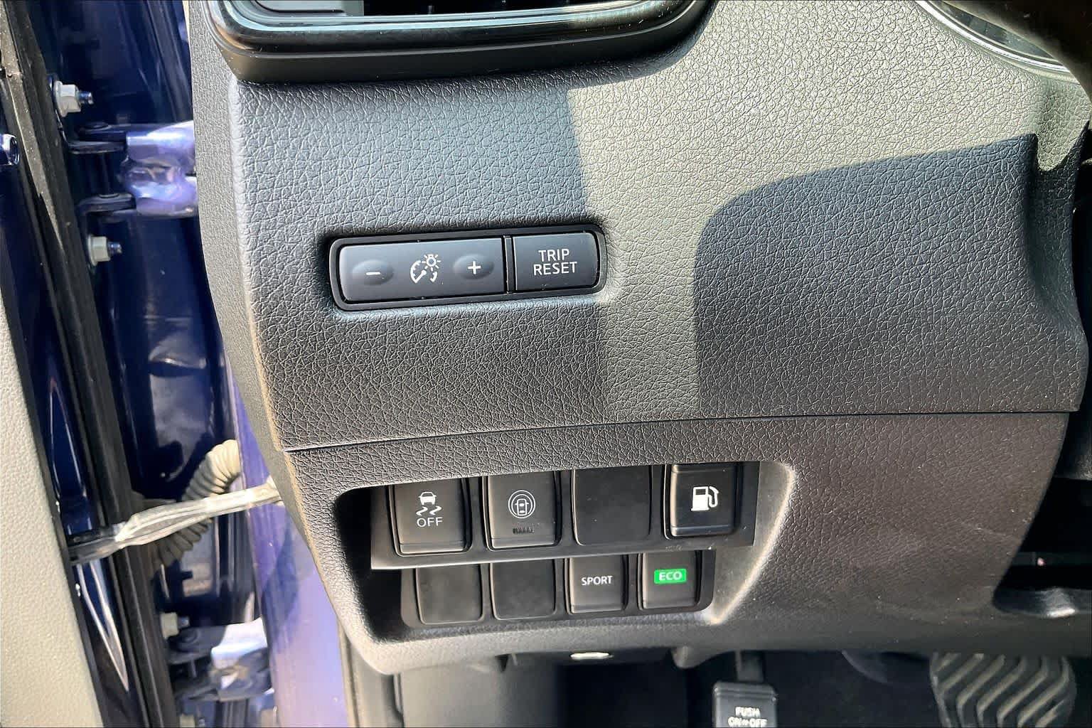 Used 2019 Nissan Rogue S FWD image 31