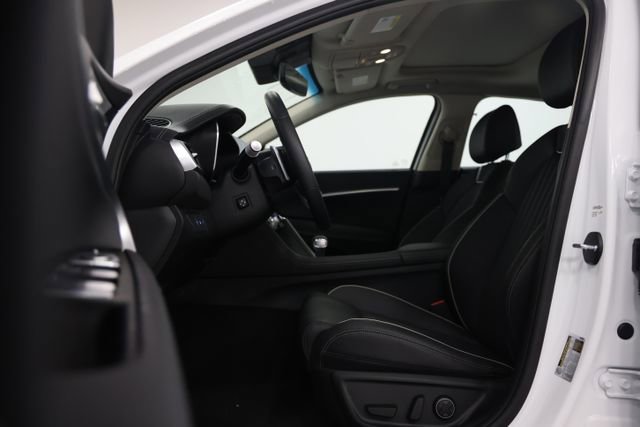 Used 2026 Genesis G70 2.5T Prestige image 18