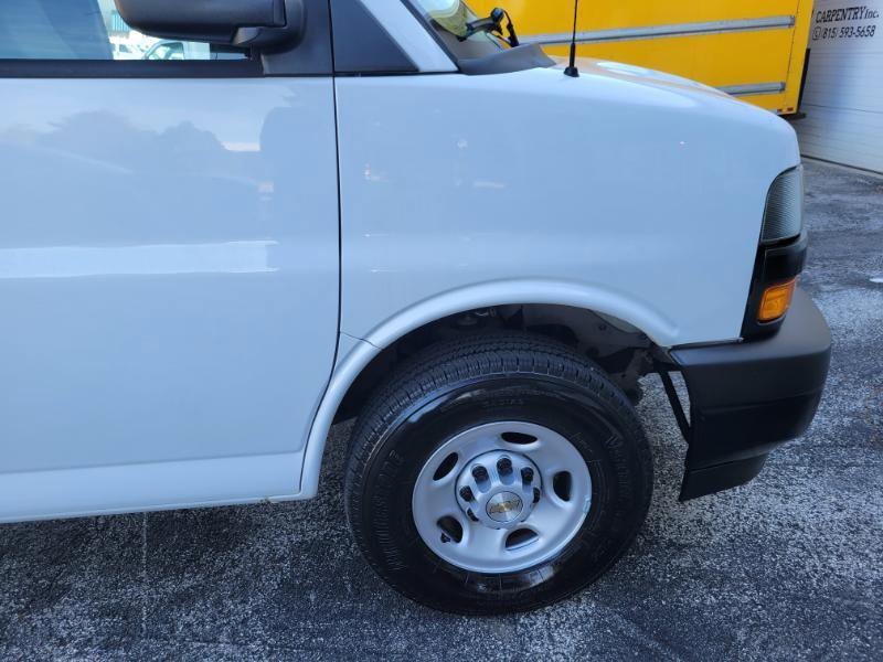 Used 2018 Chevrolet Express 3500 LS RWD image 34