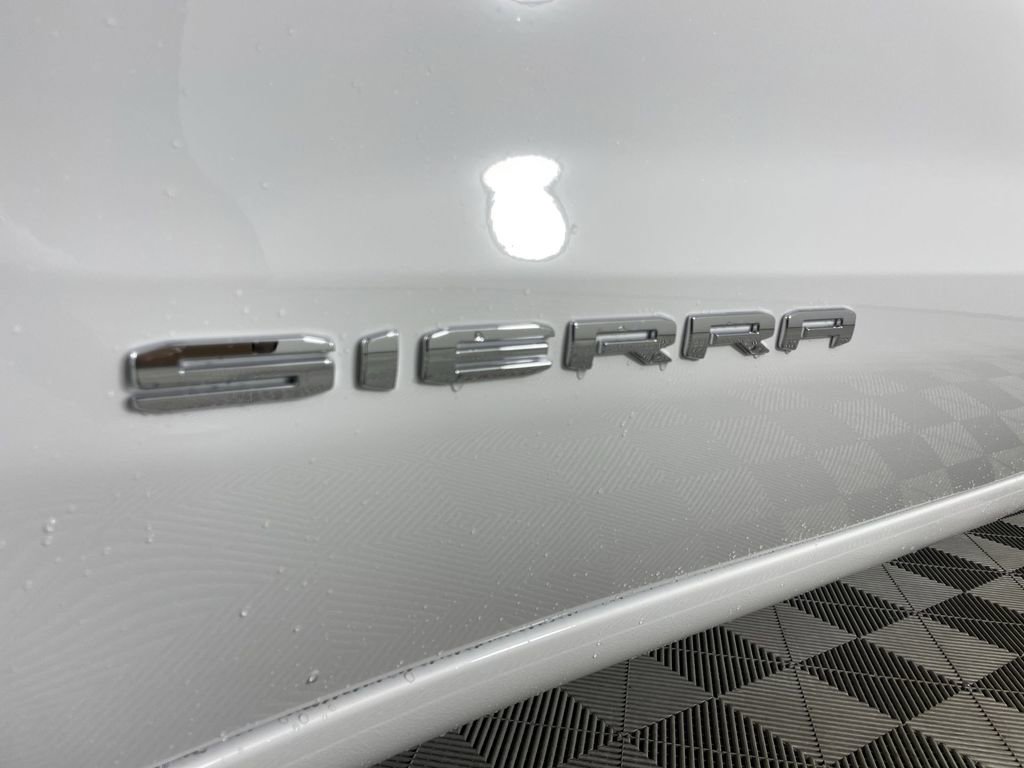 Used 2025 GMC Sierra 1500 SLE image 32