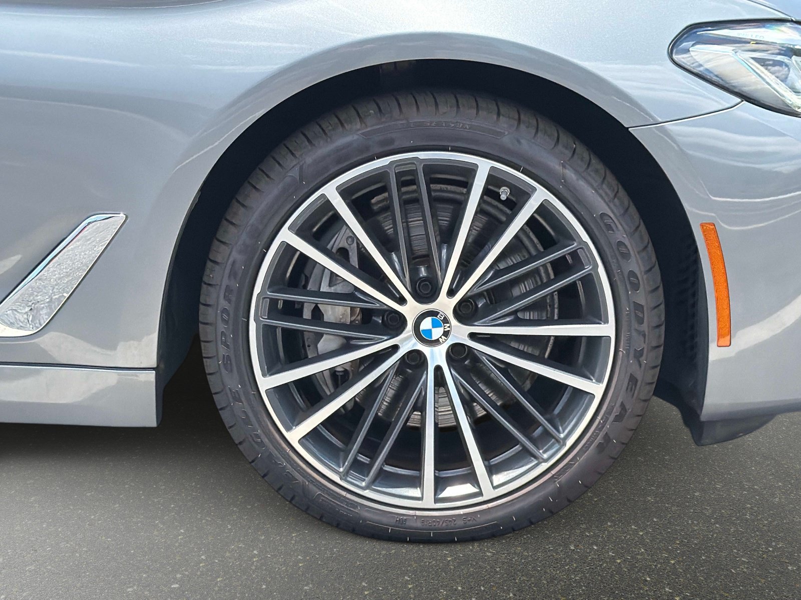 Used 2023 BMW 540i xDrive w/ Convenience Package AWD/4WD image 20