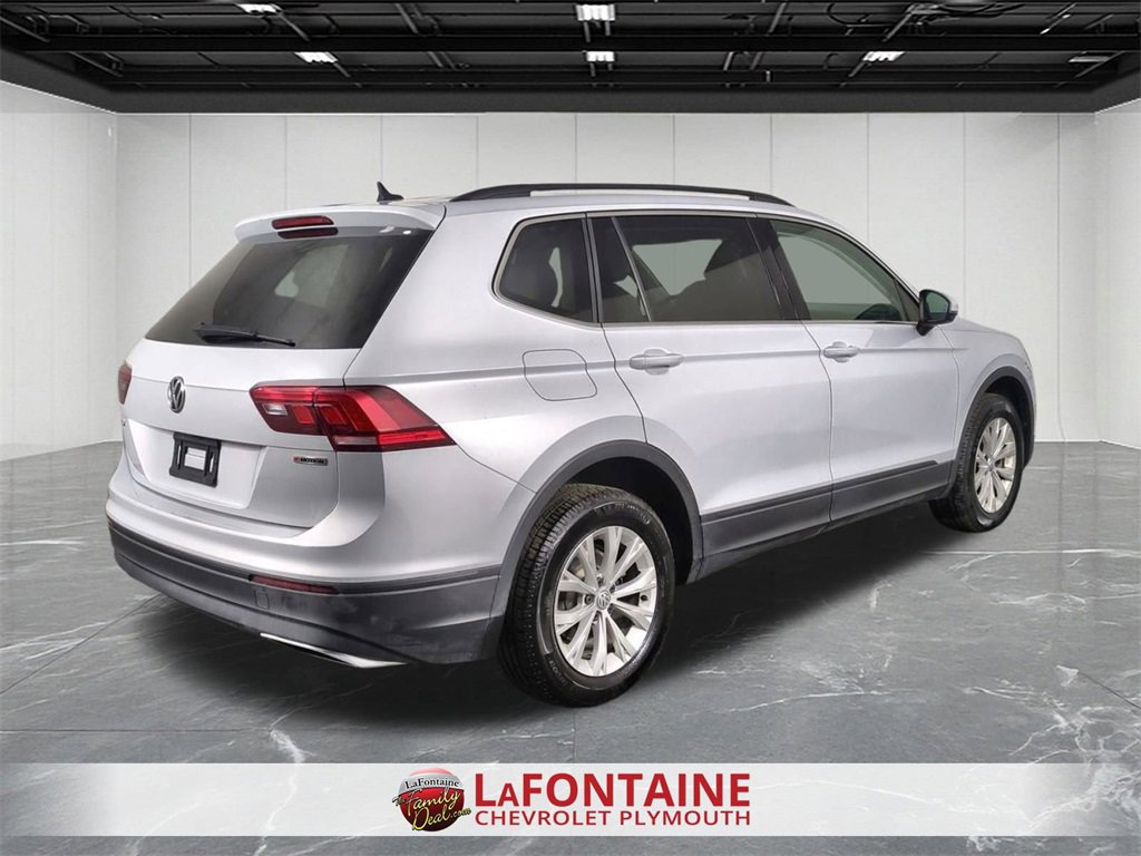 Used 2019 Volkswagen Tiguan SE w/ Panoramic Sunroof Package image 8