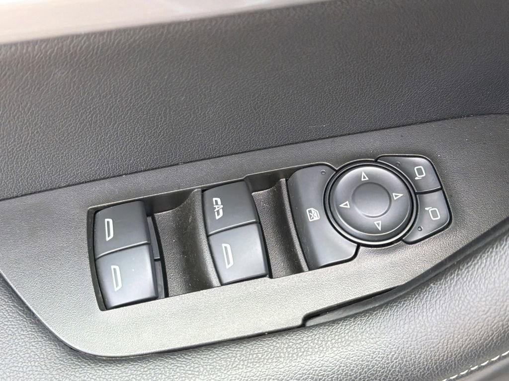 Used 2025 Chevrolet Blazer LT FWD image 19