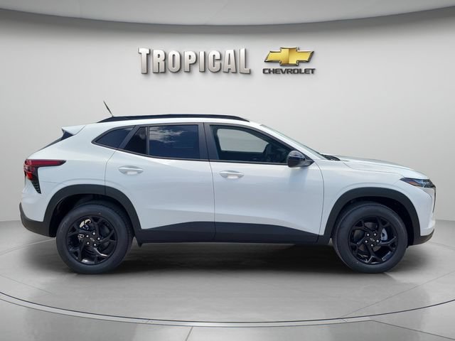 New 2026 Chevrolet Trax LT w/ Midnight Edition FWD image 6