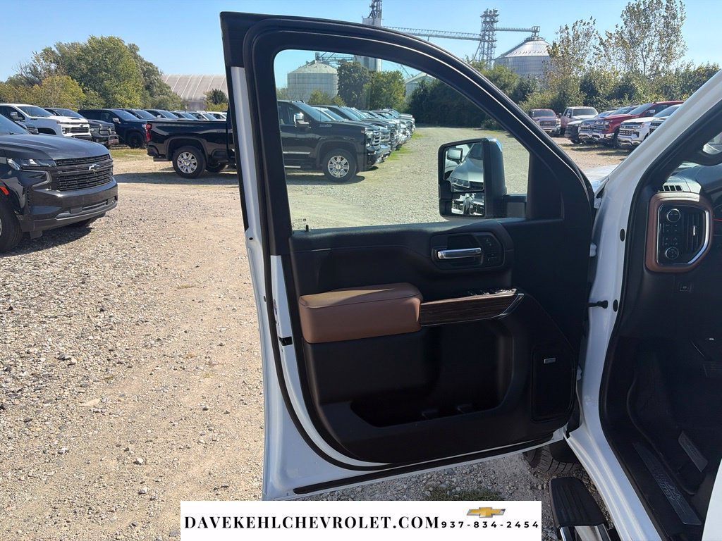 Used 2022 Chevrolet Silverado 3500 High Country AWD/4WD image 11
