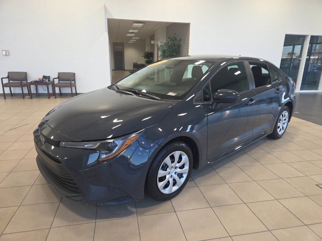 Used 2024 Toyota Corolla LE image 3