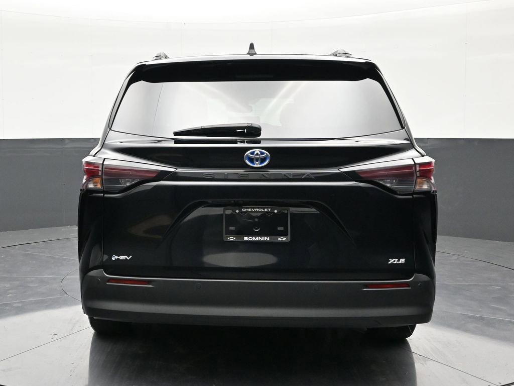 Used 2025 Toyota Sienna XLE w/ XLE Plus Package image 31