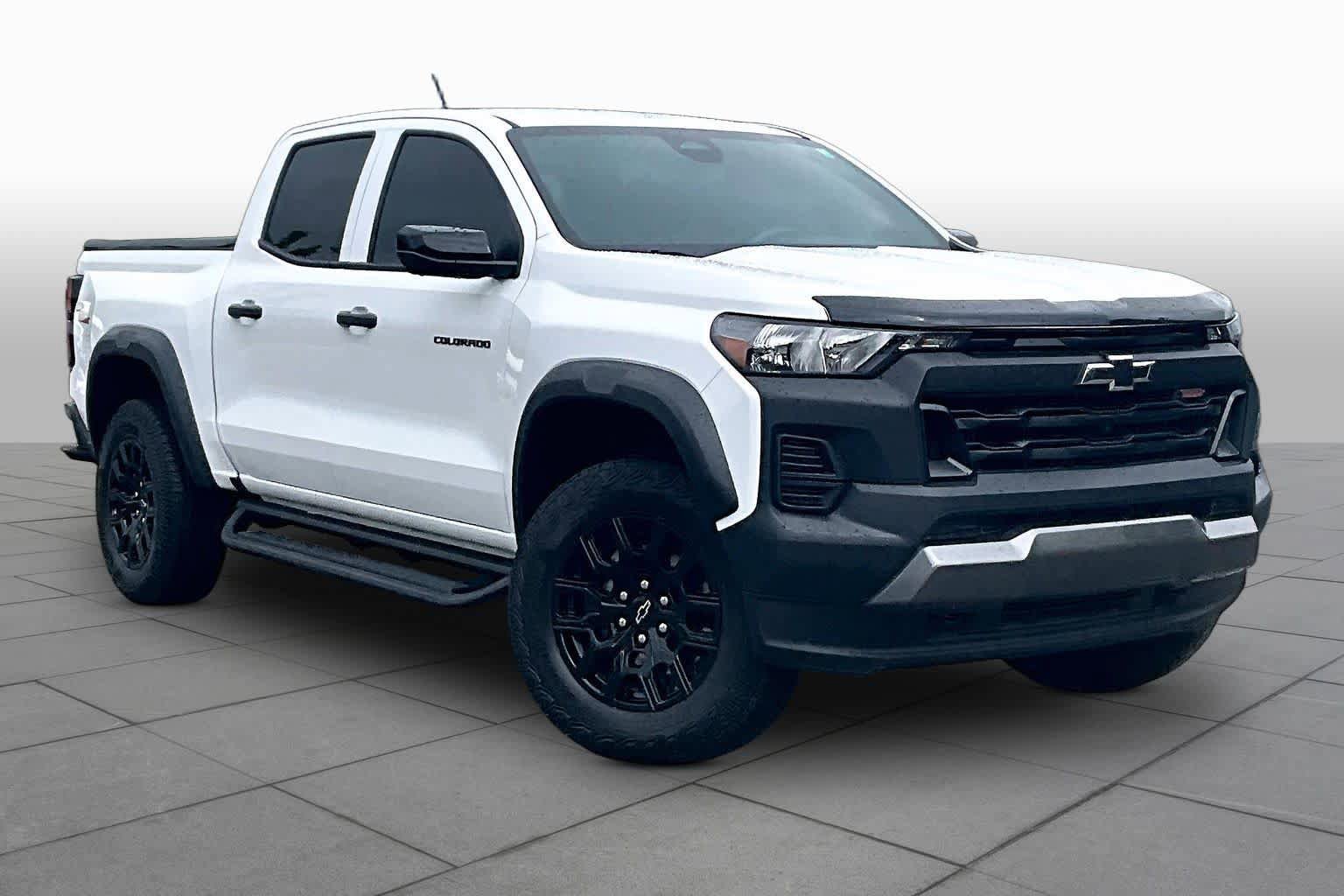 Used 2024 Chevrolet Colorado Trail Boss w/ Technology Package AWD/4WD image 2