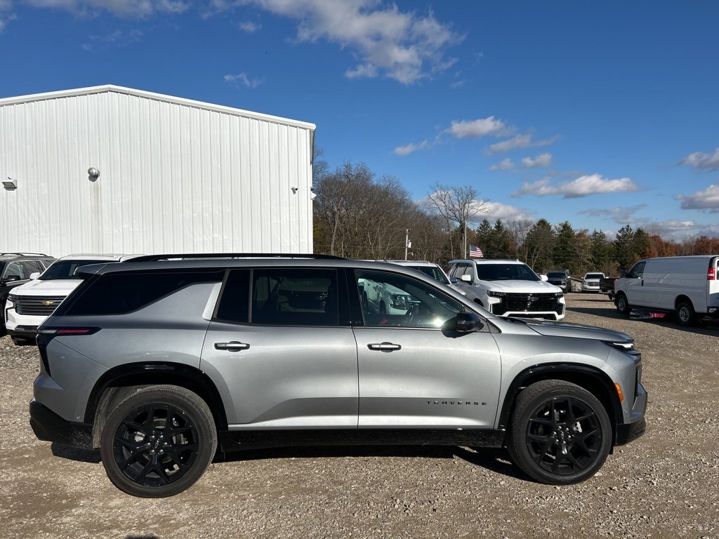 Used 2024 Chevrolet Traverse RS image 6