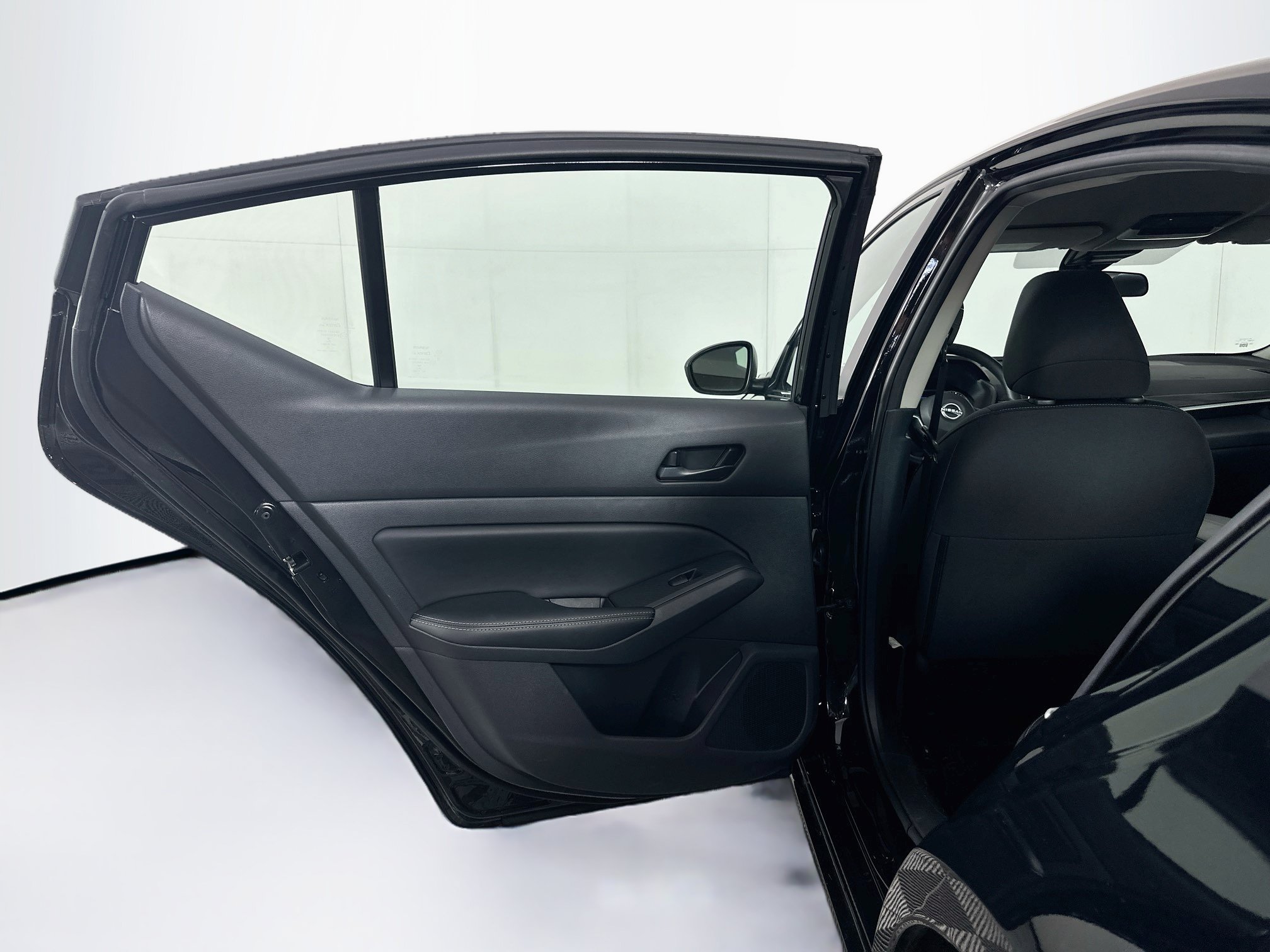 Used 2025 Nissan Altima 2.5 SV FWD image 25