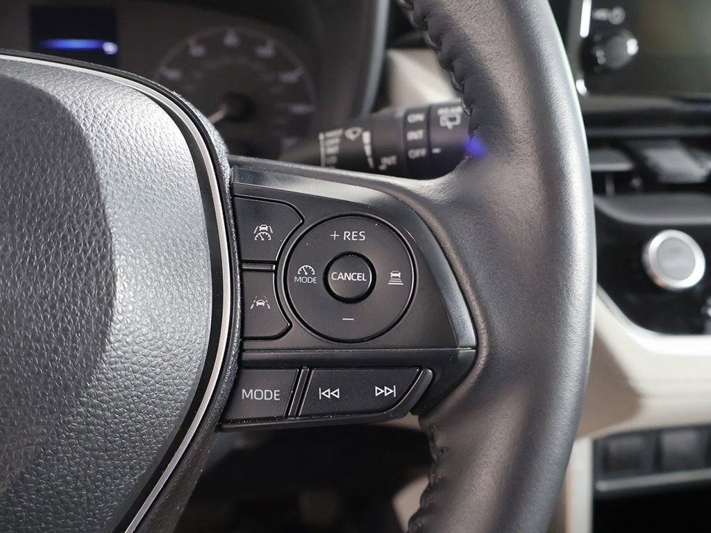 Used 2023 Toyota Corolla Cross LE image 41